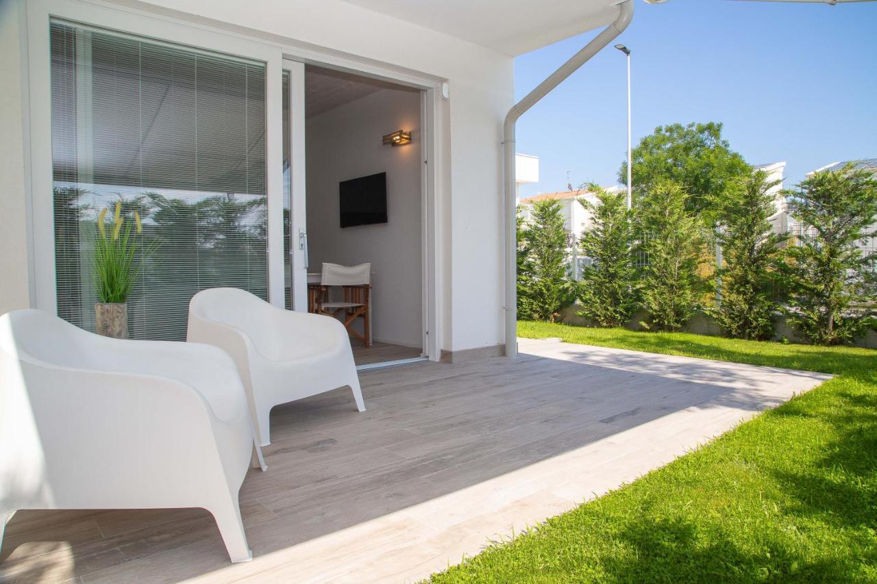 Marina Ponente Aparthotel Lido di Jesolo Exterior photo